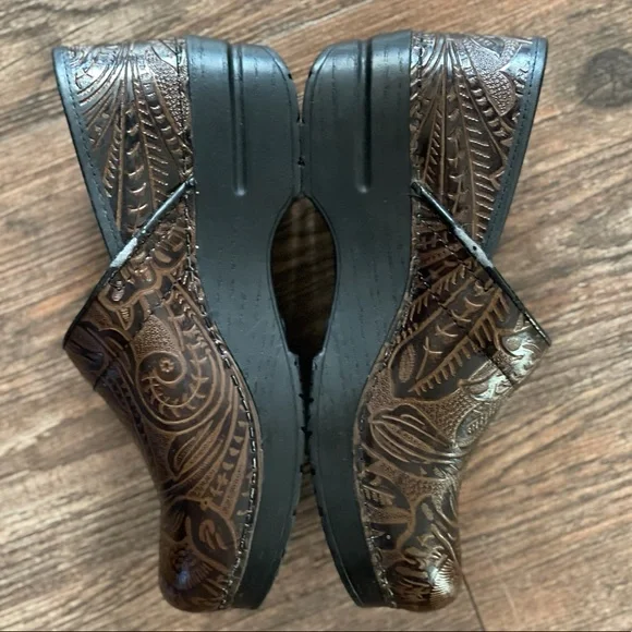 Dansko Brown Floral Paisley Embossed tooled sz 38 - Picture 5 of 13